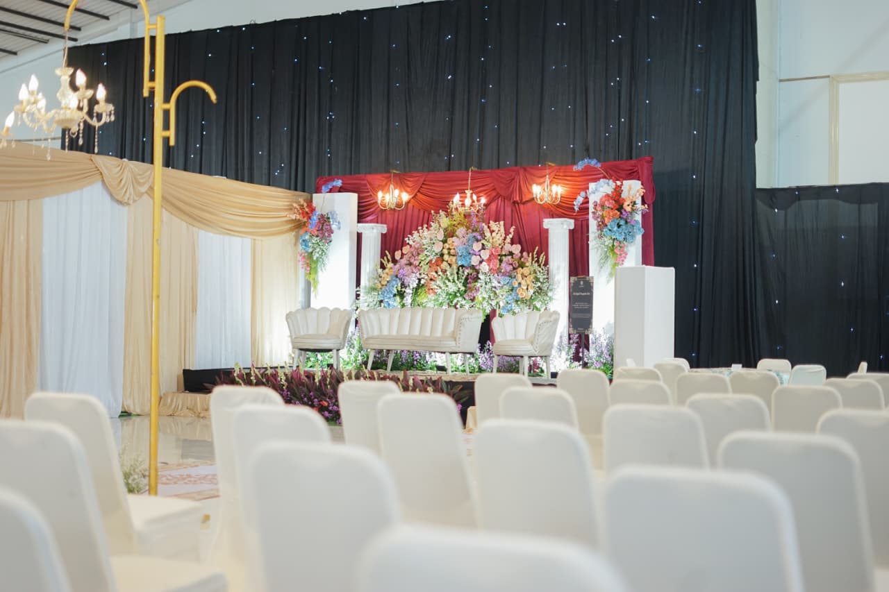 Area pelaminan dan tamu akhwat